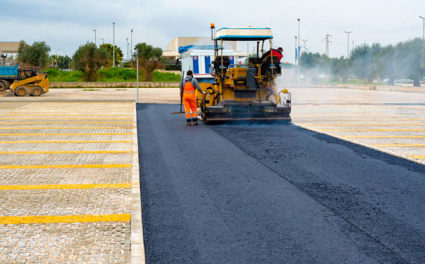 Best Driveway Pressure Washing  in Grandview, MO